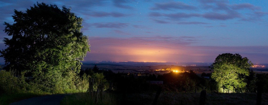 Paysage de nuit et light painting.