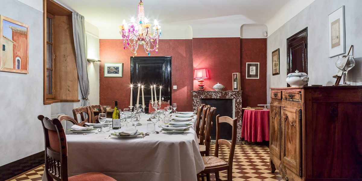 Salle à manger du gîte du domaine de La Reculée