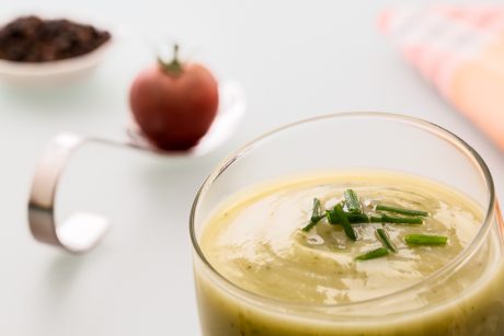 Soupe froide à la courgette